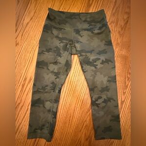 Lululemon Align High-Rise Cropped Leggings green camouflage Size 4